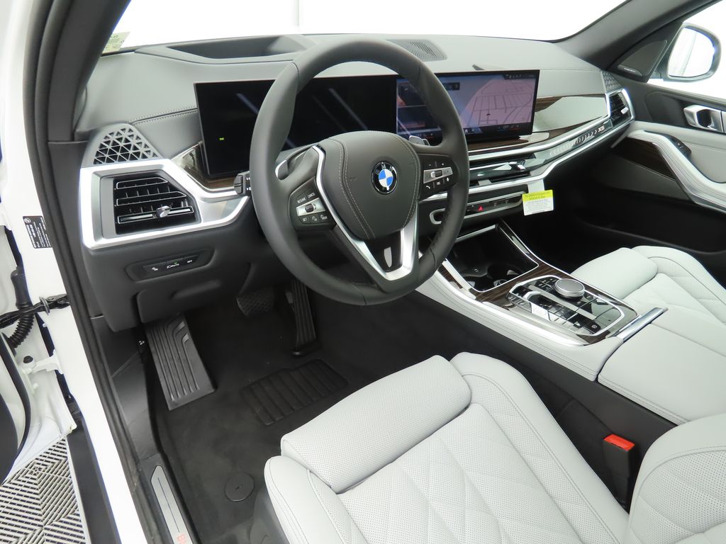 Thumbnail: 2026 BMW X5 - 9