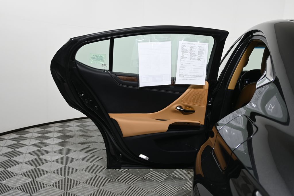 Thumbnail: 2025 Lexus ES - 31