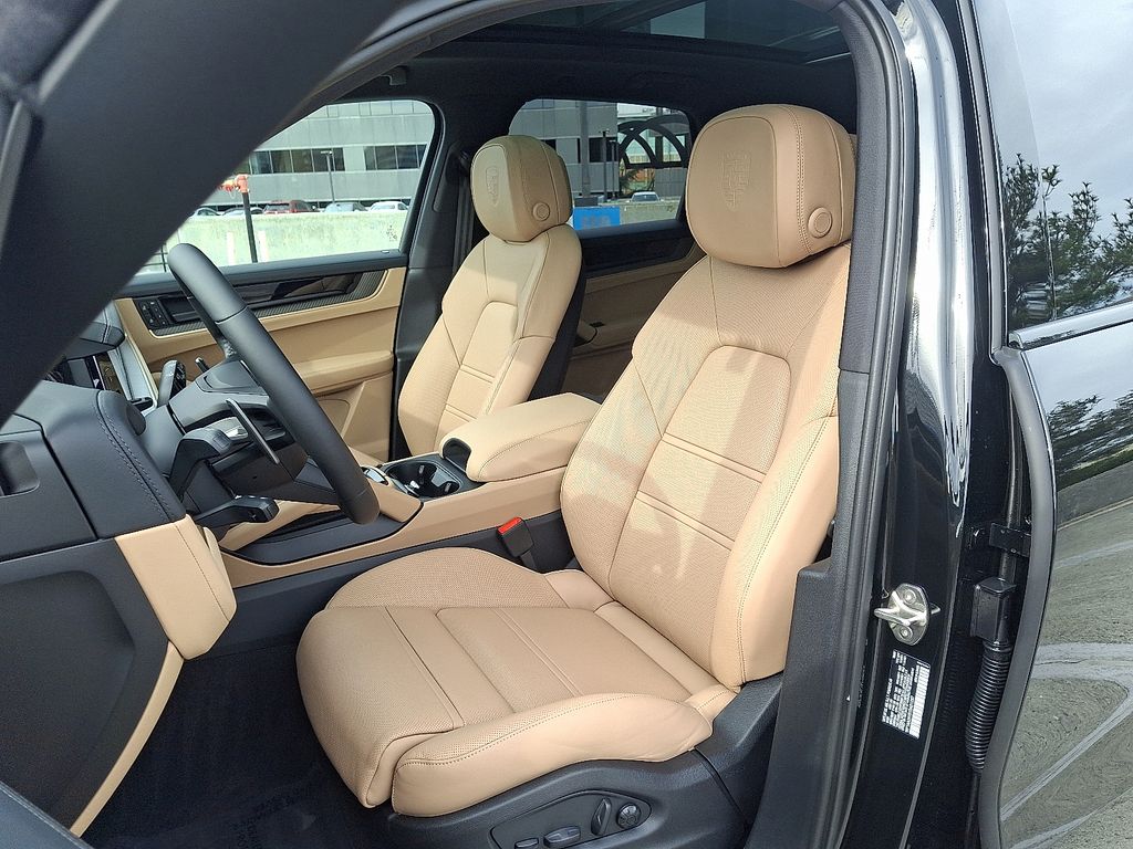 Thumbnail: 2026 Porsche Cayenne - 5