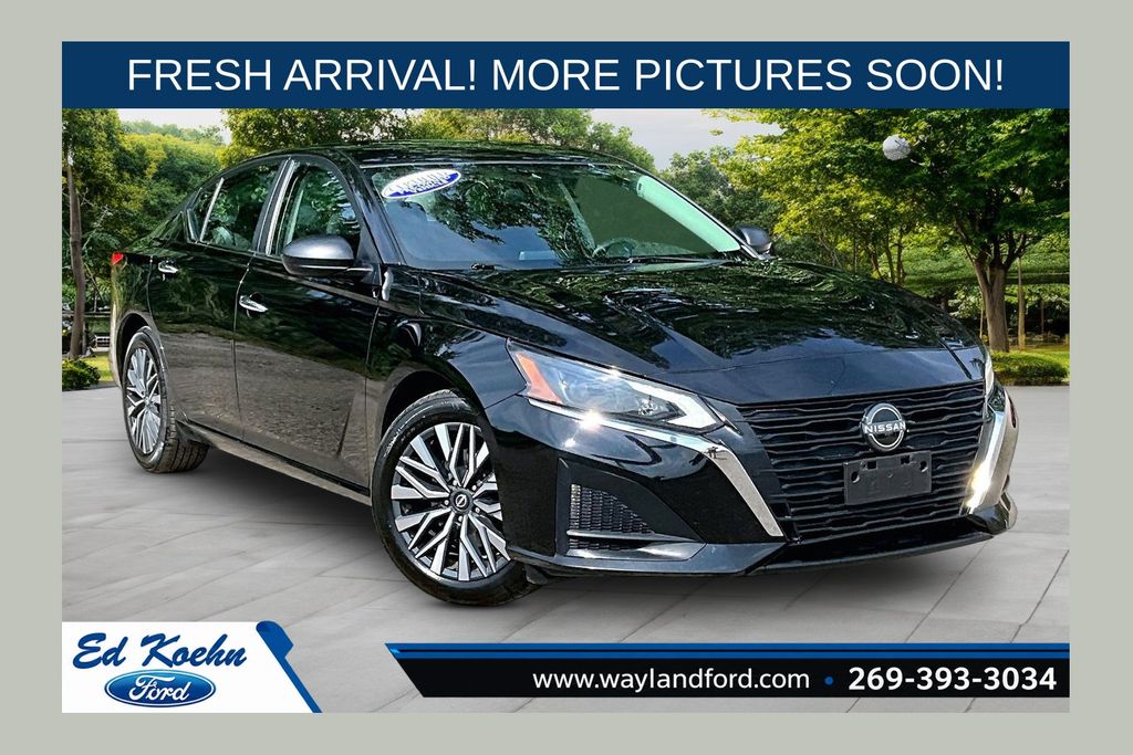 Super Black 2024 Nissan Altima Sedan Front-Wheel Drive Continuously Variable Transmission