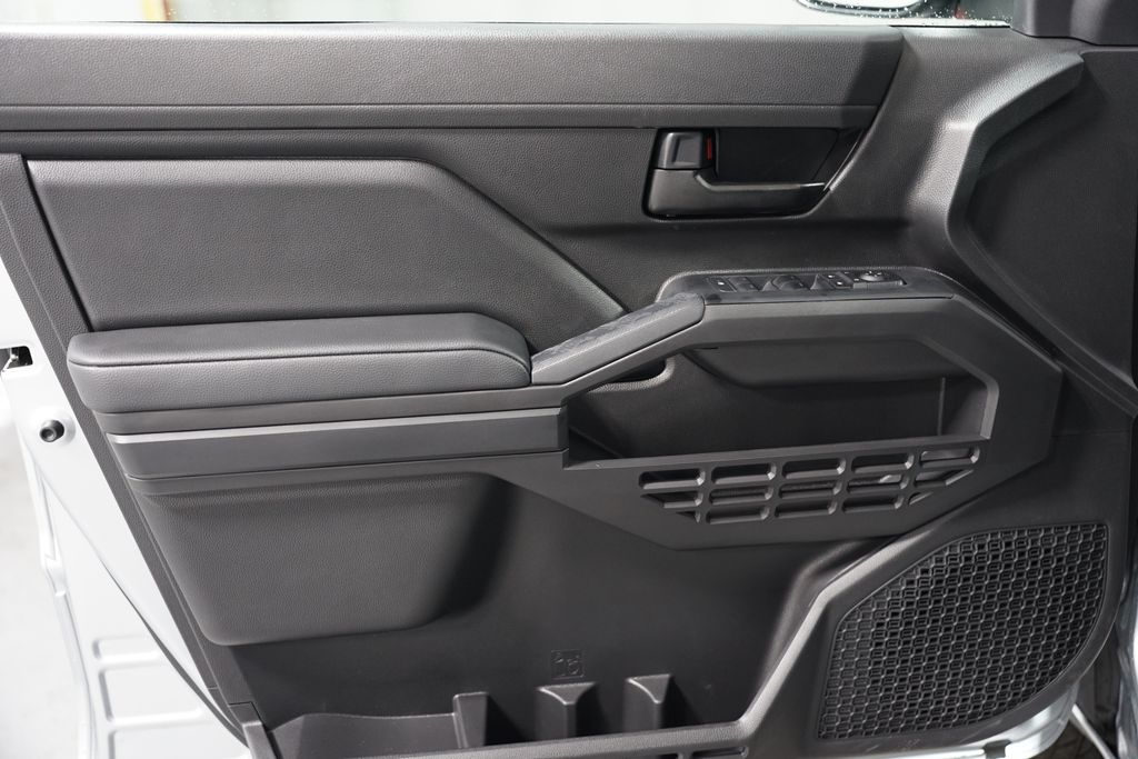 2025 Toyota Tacoma SR 28