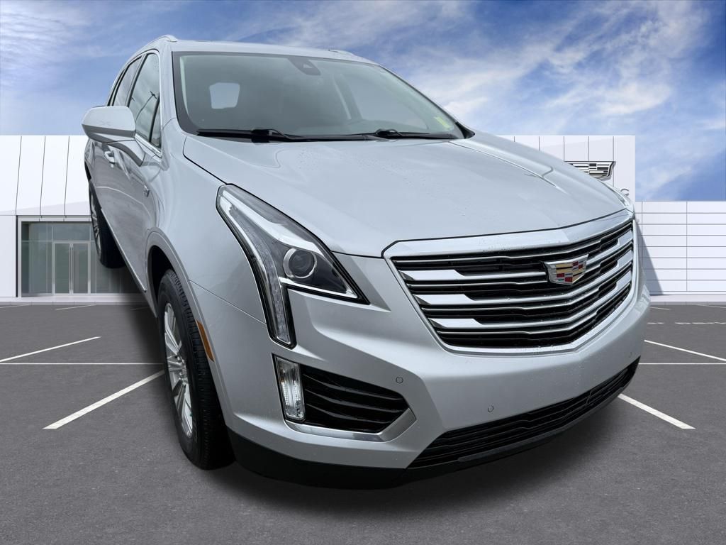 Radiant Silver Metallic 2017 Cadillac XT5 Luxury FWD SUV / Crossover Front-Wheel Drive 8-Speed Automatic