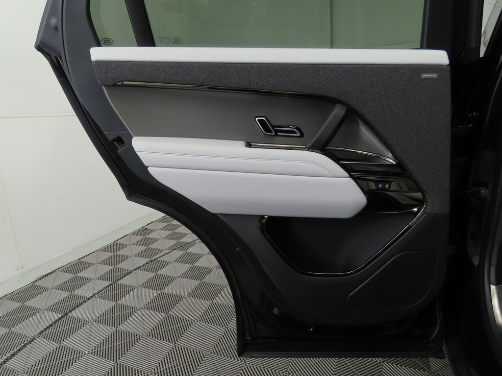 2025 Land Rover Range Rover Sport SE 28