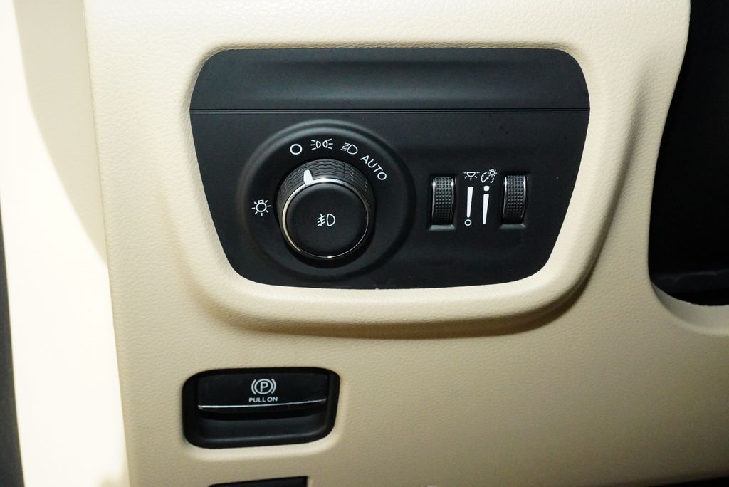 Used Car 2025 Jeep Grand Cherokee  Limited For Sale Under $40,000 In Weatherford, Texas