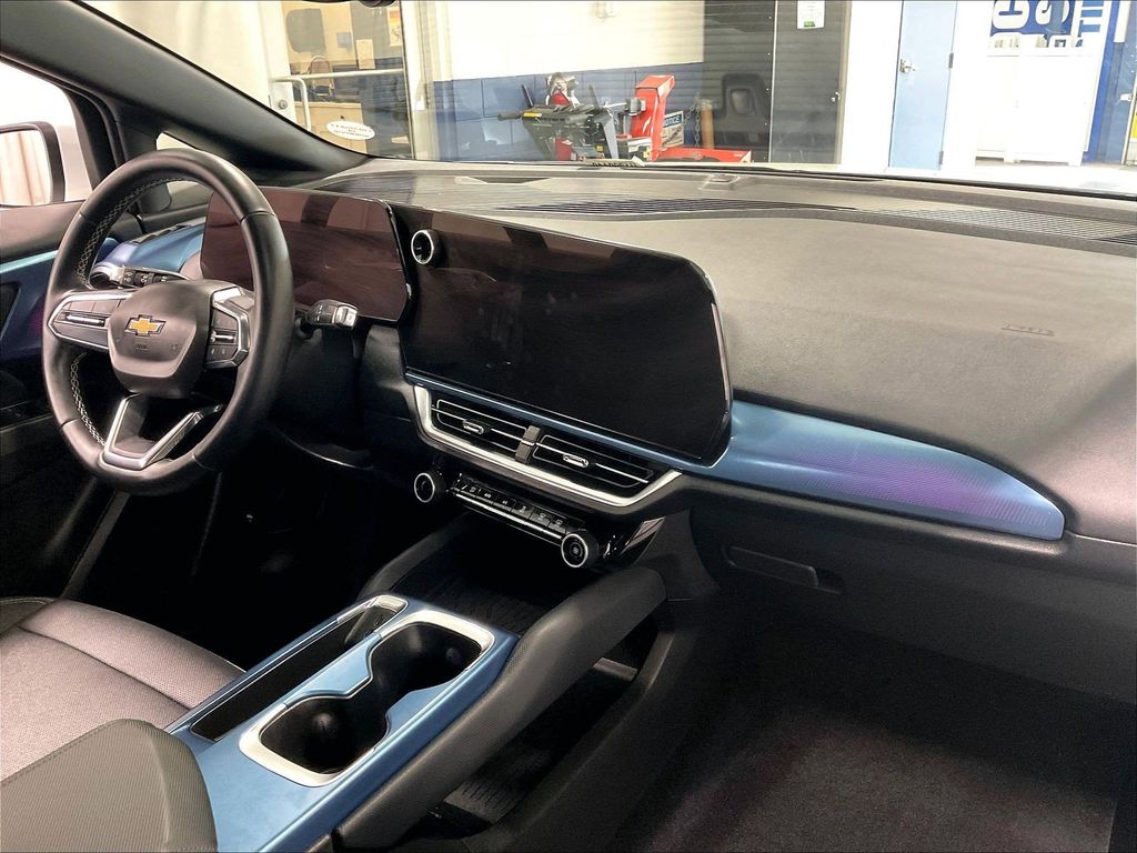 2024 Chevrolet Equinox EV — photo 14