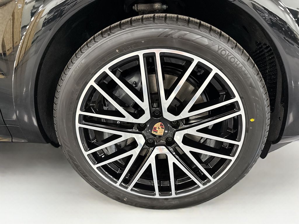 Thumbnail: 2026 Porsche Cayenne - 32