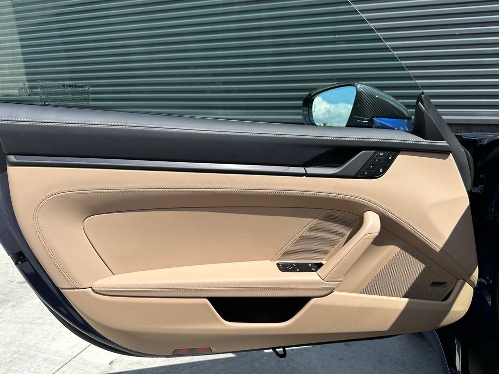 2024 Porsche 911 Targa 4S 17