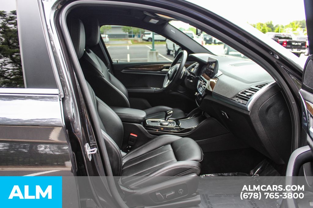 Used 2024 Gray BMW xDrive30i image 18