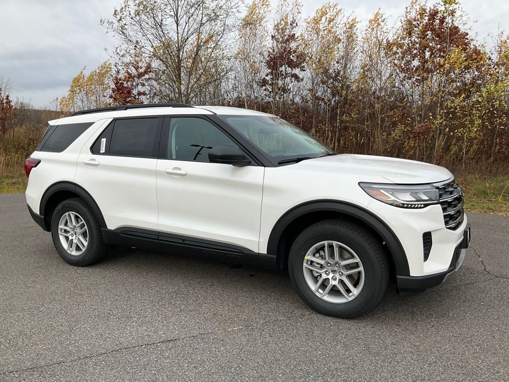 White Metallic 2026 Ford Explorer SUV / Crossover All-Wheel Drive Automatic