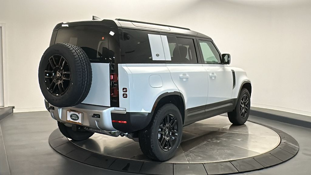 2024 Land Rover Defender 110 S 5