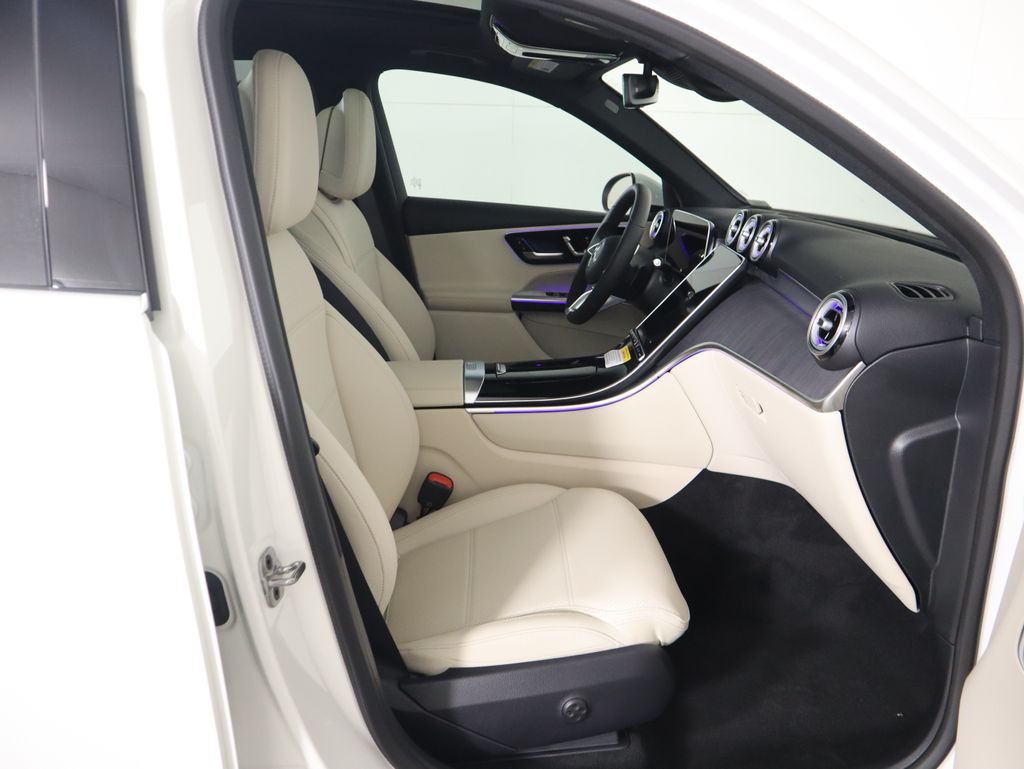 Thumbnail: 2026 Mercedes-Benz GLC - 22