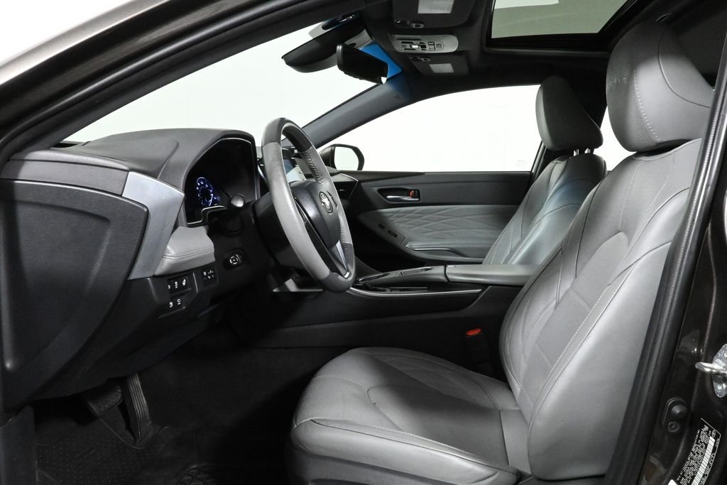 2019 Toyota Avalon Limited 3