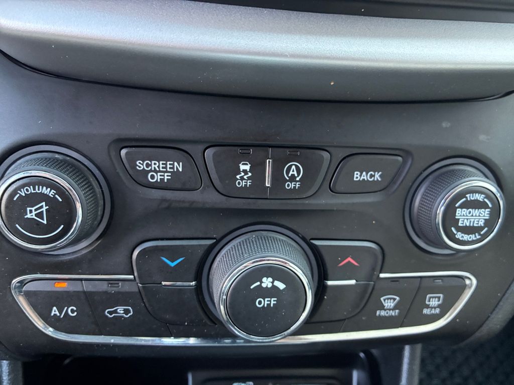 Used Car 2015 Jeep Cherokee  Latitude For Sale Under $12,000 In Austin, Texas