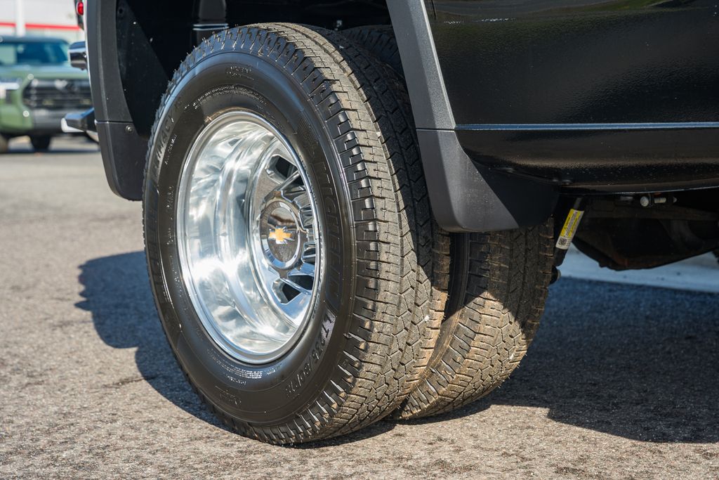 ChevroletSilverado 3500HD22