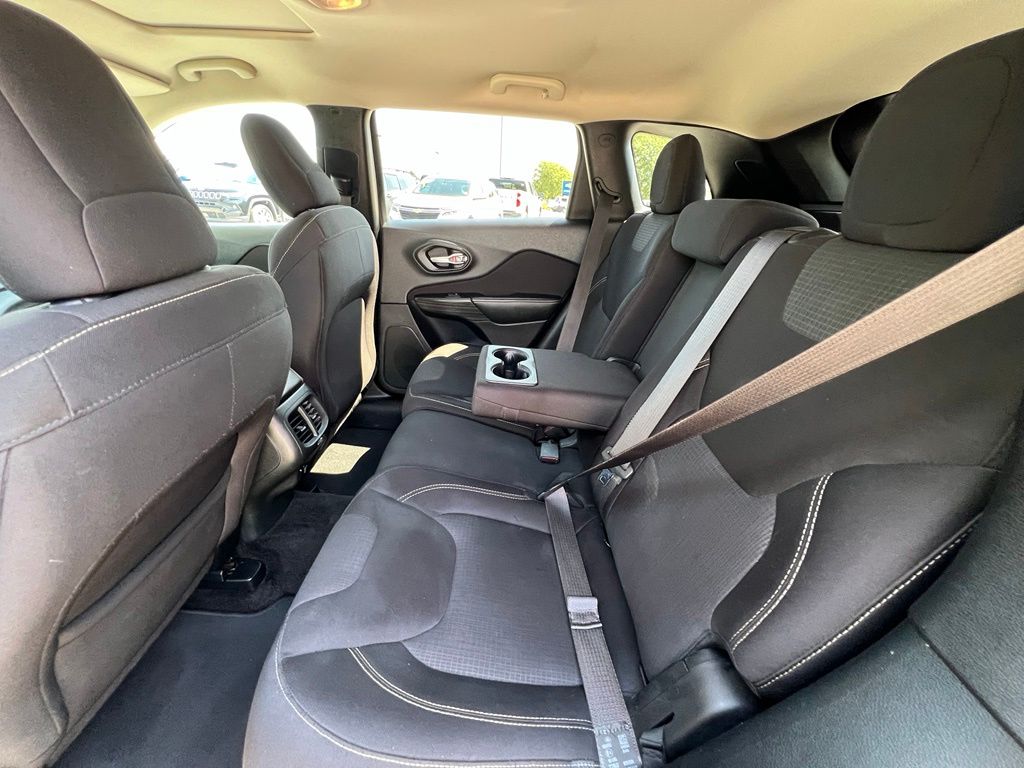 Used 2015 Jeep Cherokee SUV