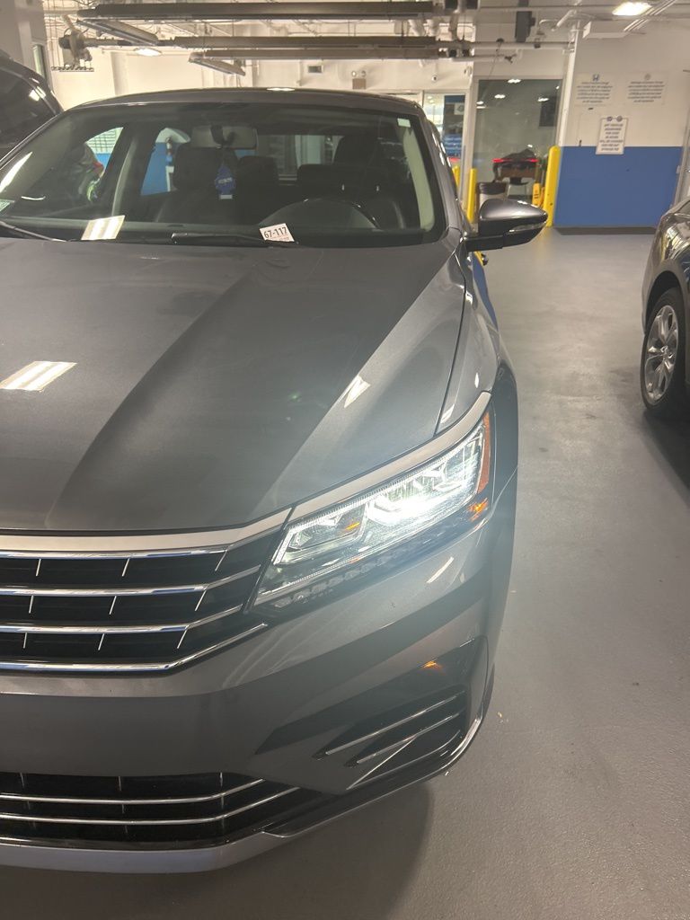 2017 Volkswagen Passat 1.8T R-Line 12