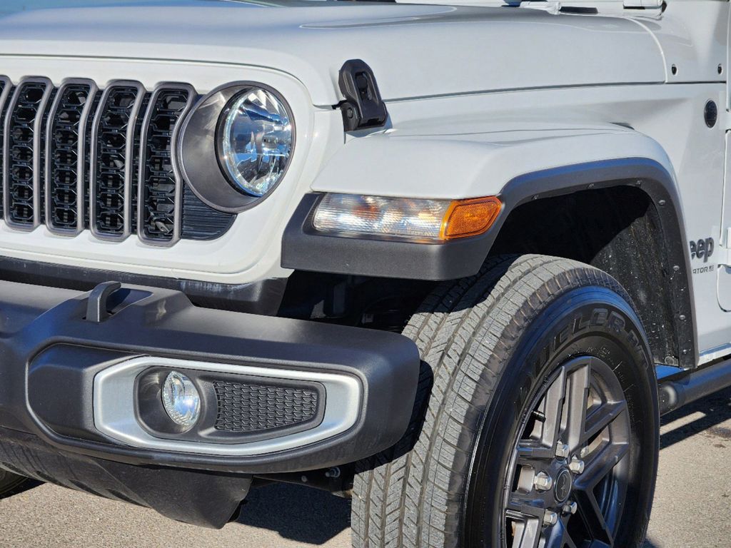 2024 Jeep Gladiator Sport 10