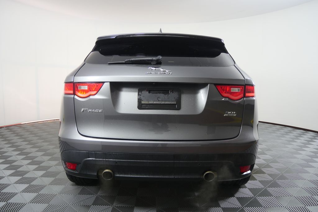 Thumbnail: 2019 Jaguar F-Pace - 4