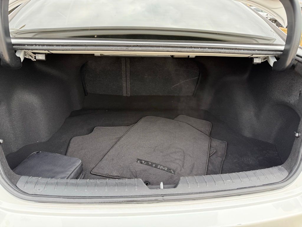 Thumbnail: 2020 Kia Optima - 25