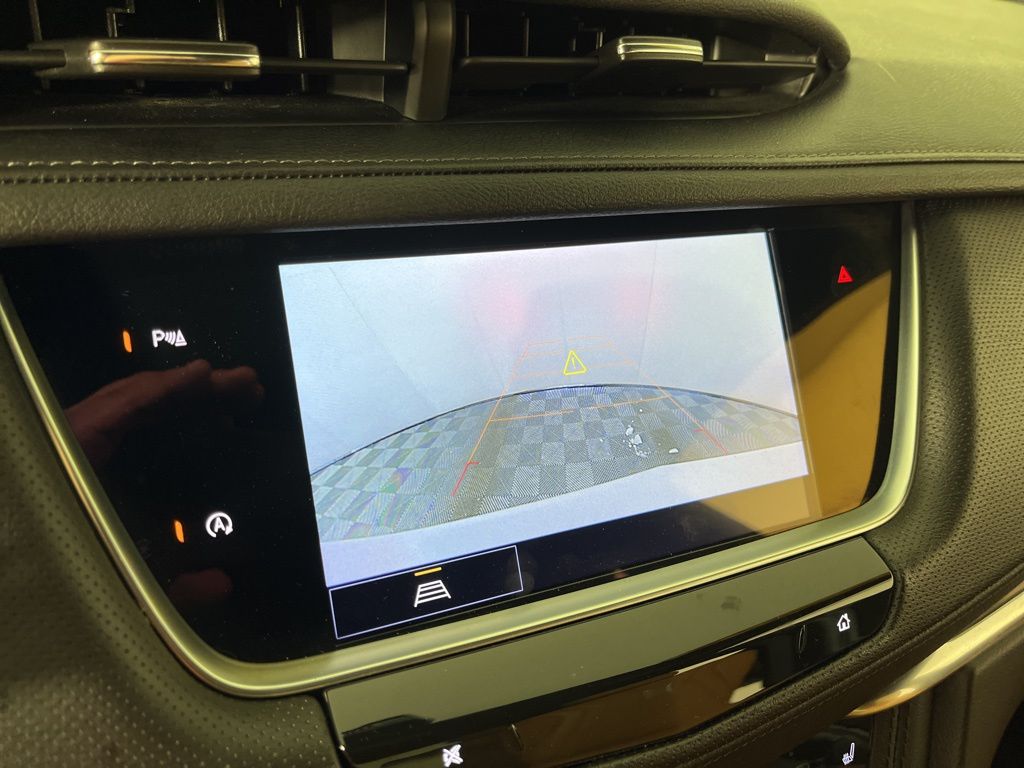 Thumbnail: 2023 Cadillac XT5 - 32