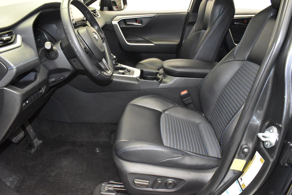 Thumbnail: 2019 Toyota RAV4 - 11