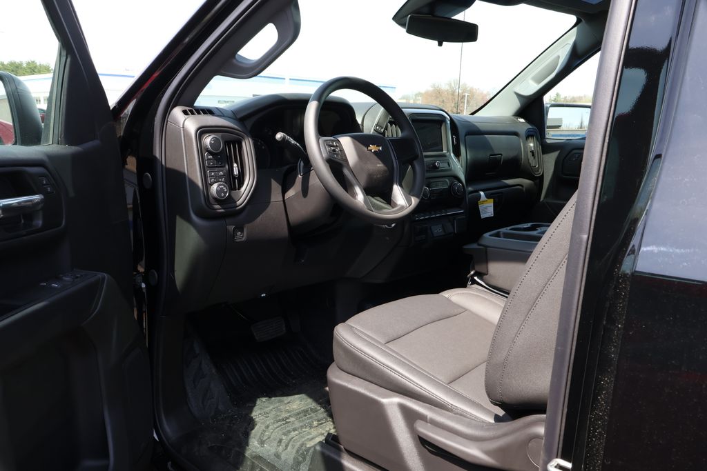 2025 Chevrolet Silverado 1500 WT 12