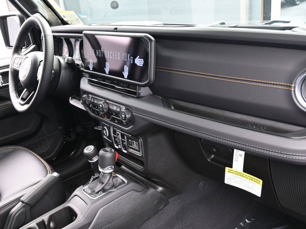 Used 2025 Black Clearcoat Jeep High Tide image 43