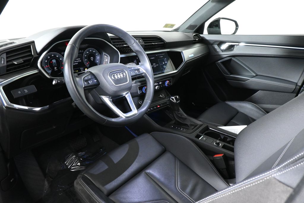 Thumbnail: 2022 Audi Q3 - 15