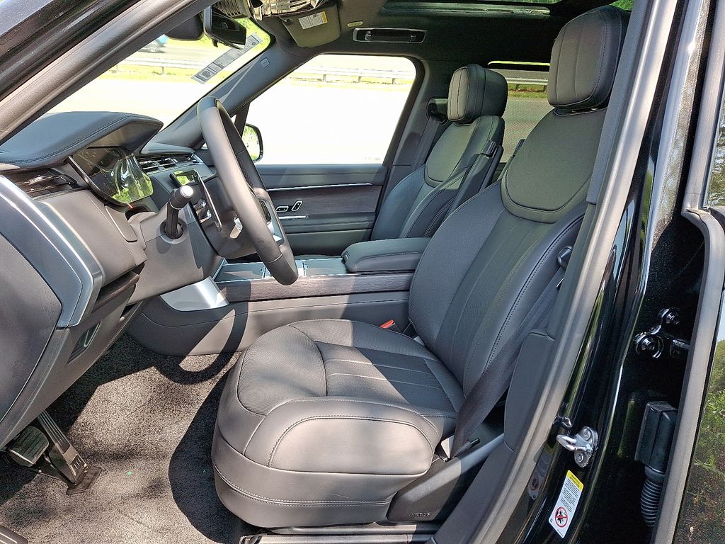 2025 Land Rover Range Rover SE 6