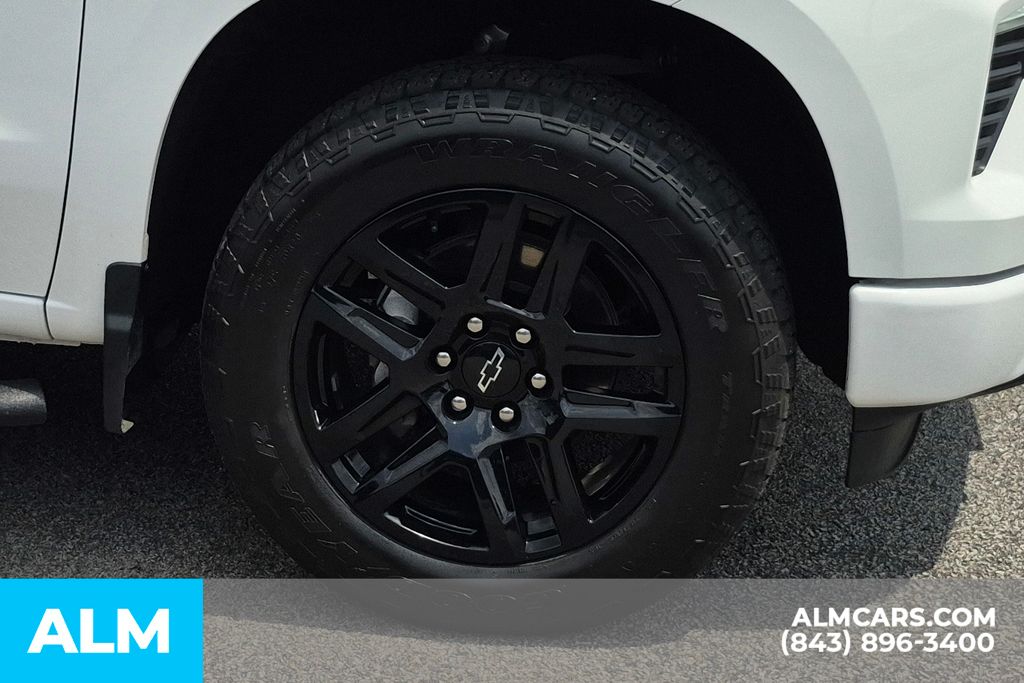 Used 2024 Summit White Chevrolet RST image 15