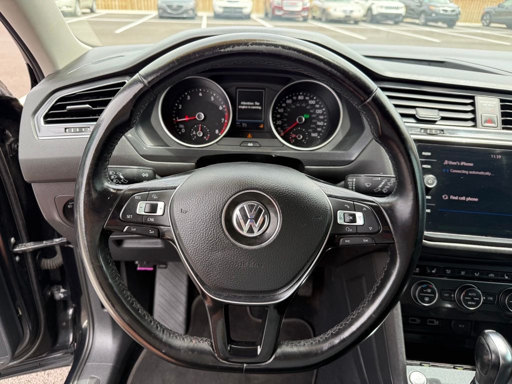 Thumbnail: 2018 Volkswagen Tiguan - 16