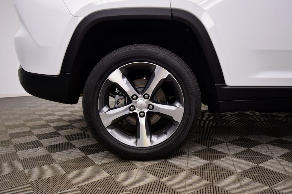 new 2026 Jeep Grand Cherokee car, priced at $45,429