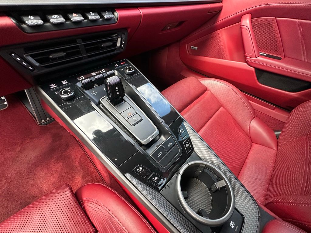 Thumbnail: 2022 Porsche 911 - 31