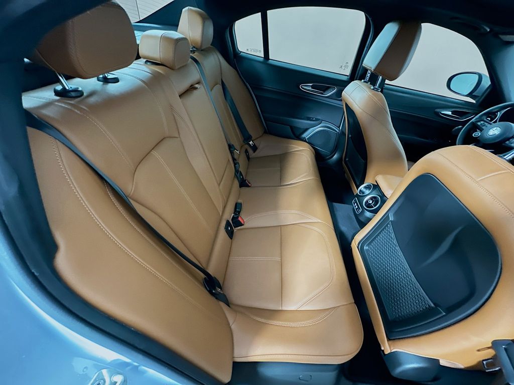 2022 Alfa Romeo Giulia Ti 28