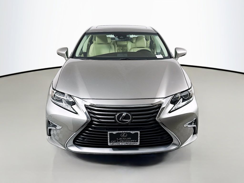Thumbnail: 2017 Lexus ES - 2