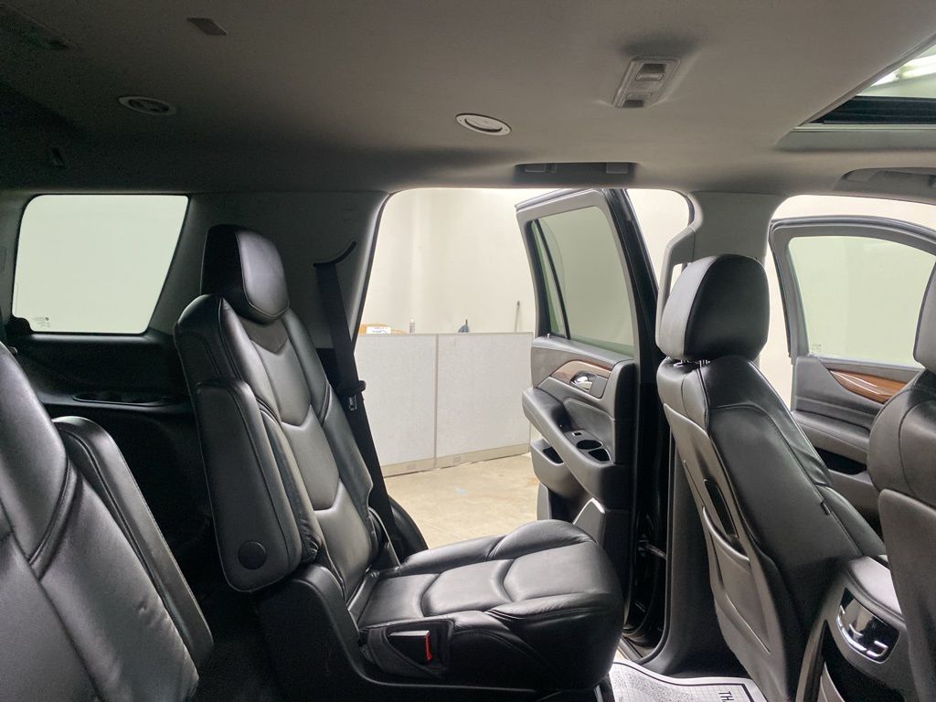 2020 Cadillac Escalade Luxury photo