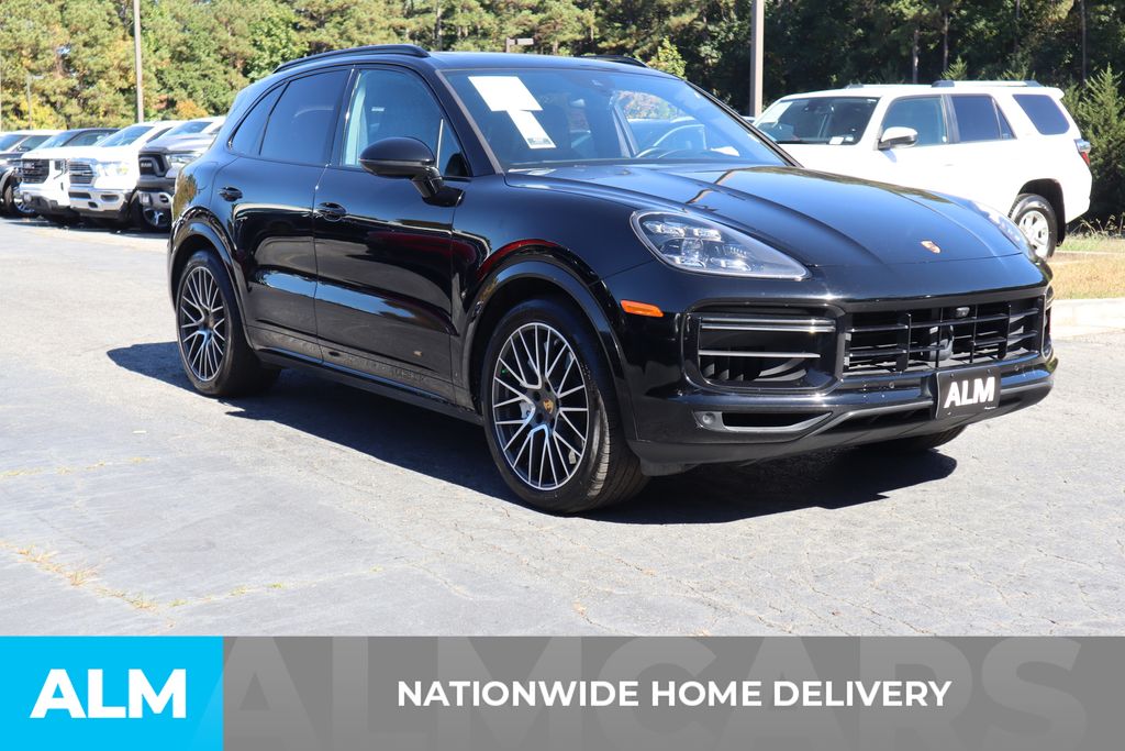 2021 Porsche Cayenne Turbo photo 3