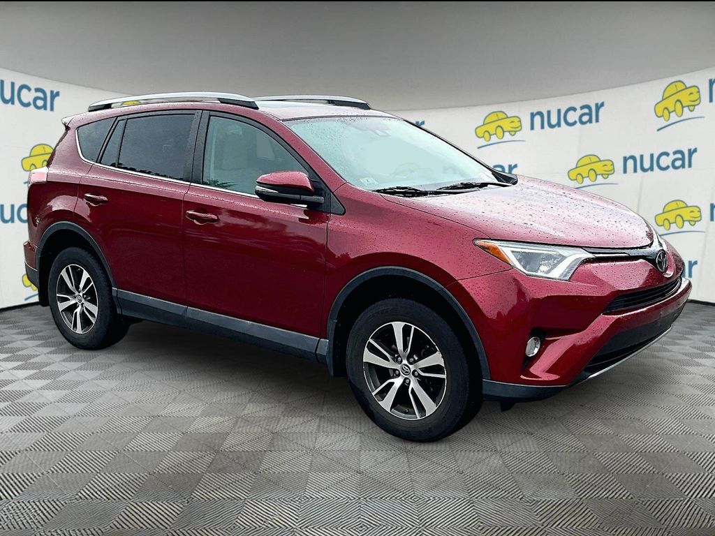 2018 Toyota RAV4 — photo 1