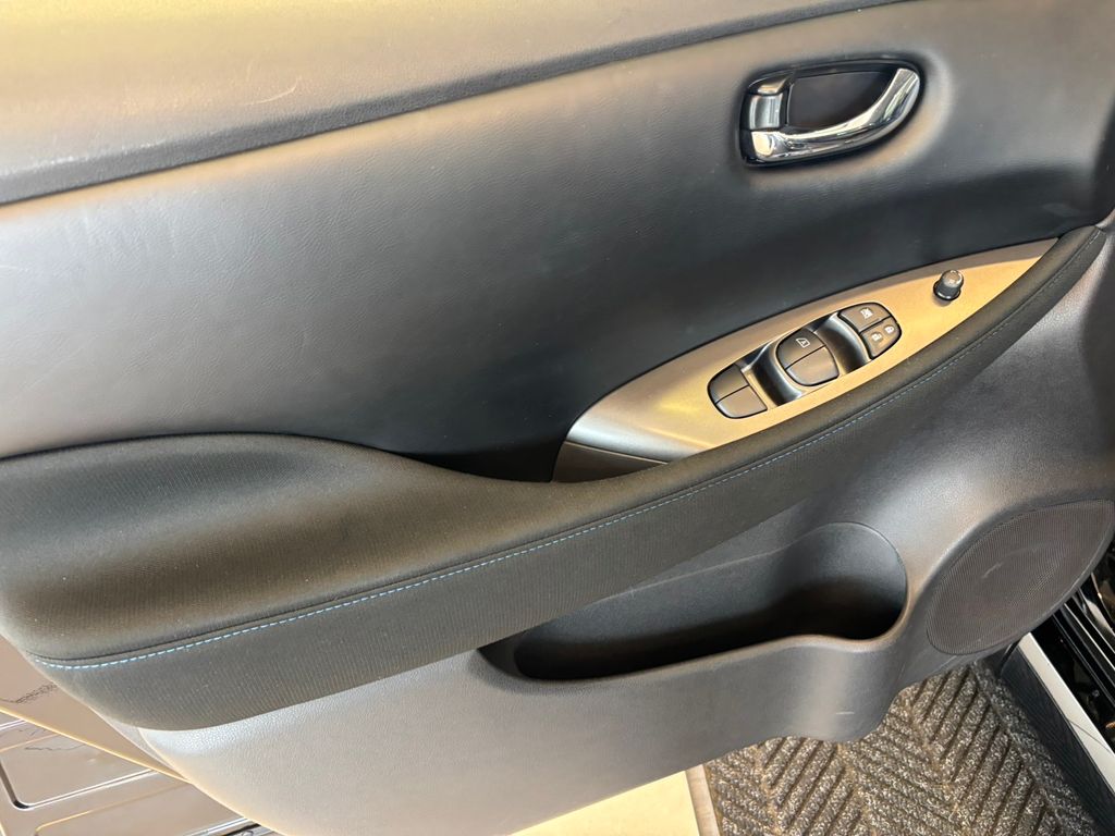 2024 Nissan Leaf S