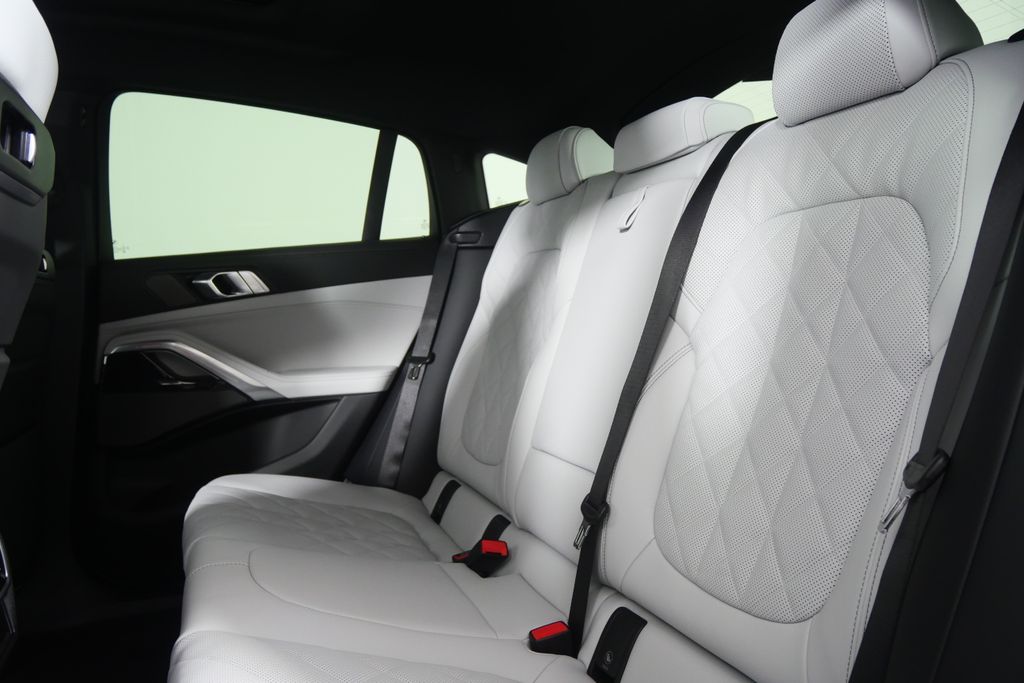 Thumbnail: 2026 BMW X6 - 16