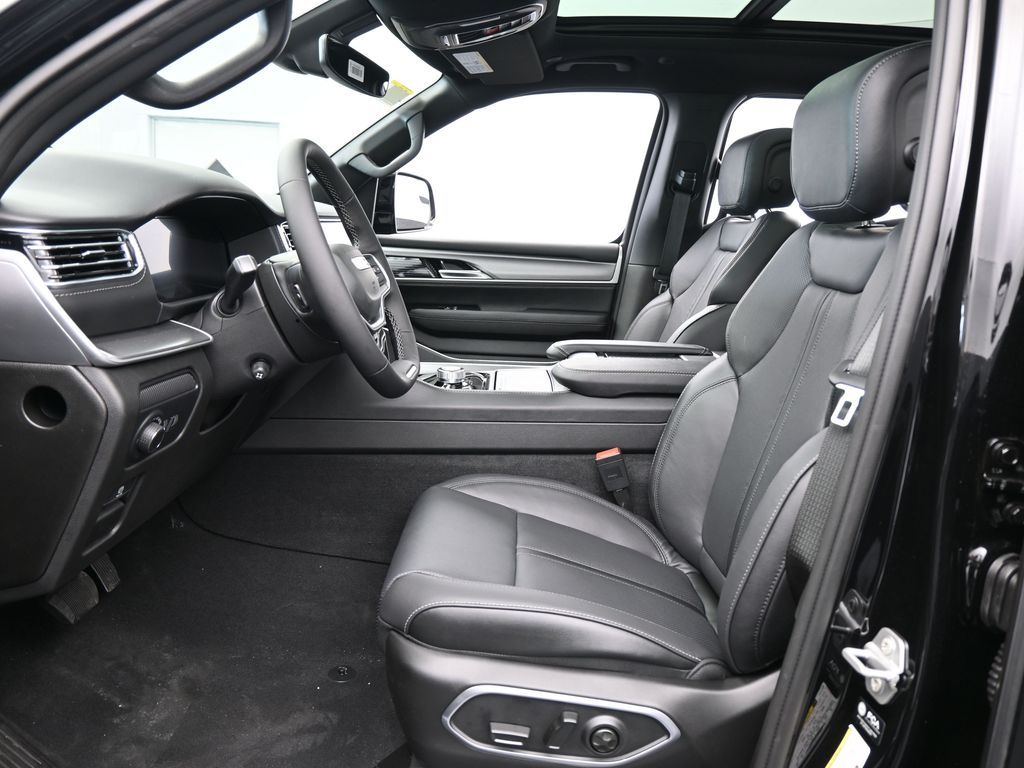 New 2026 High Gloss Black Jeep Limited Reserve image 11