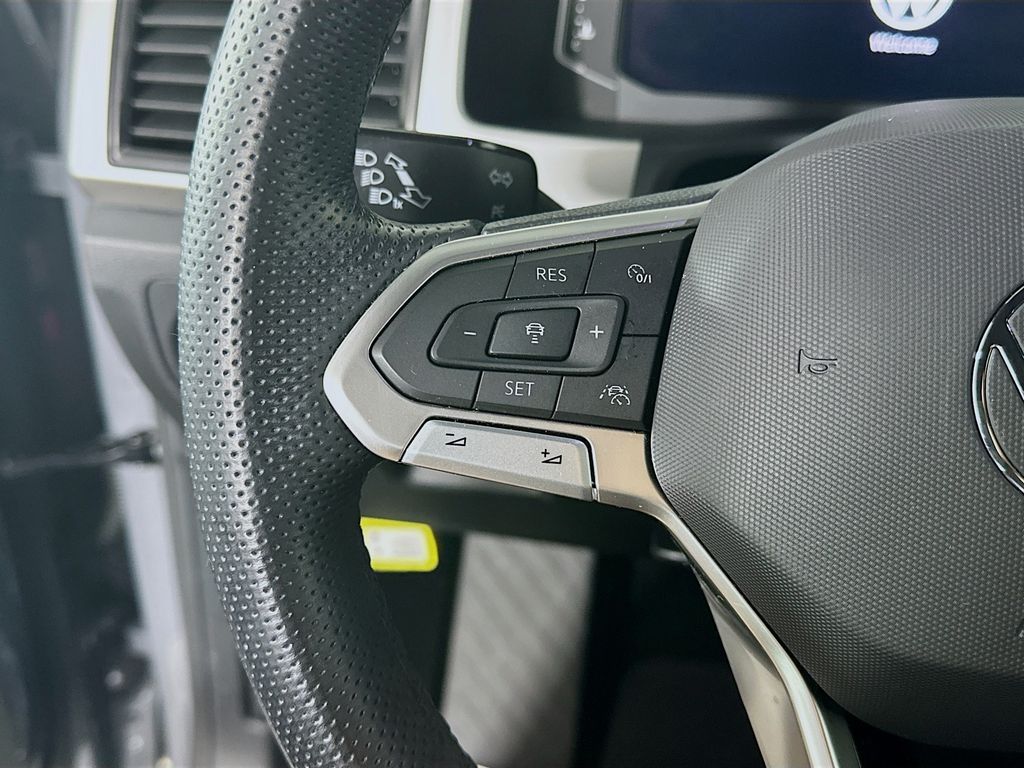 Used 2022 Gray Volkswagen 3.6L V6 SEL R-Line image 26