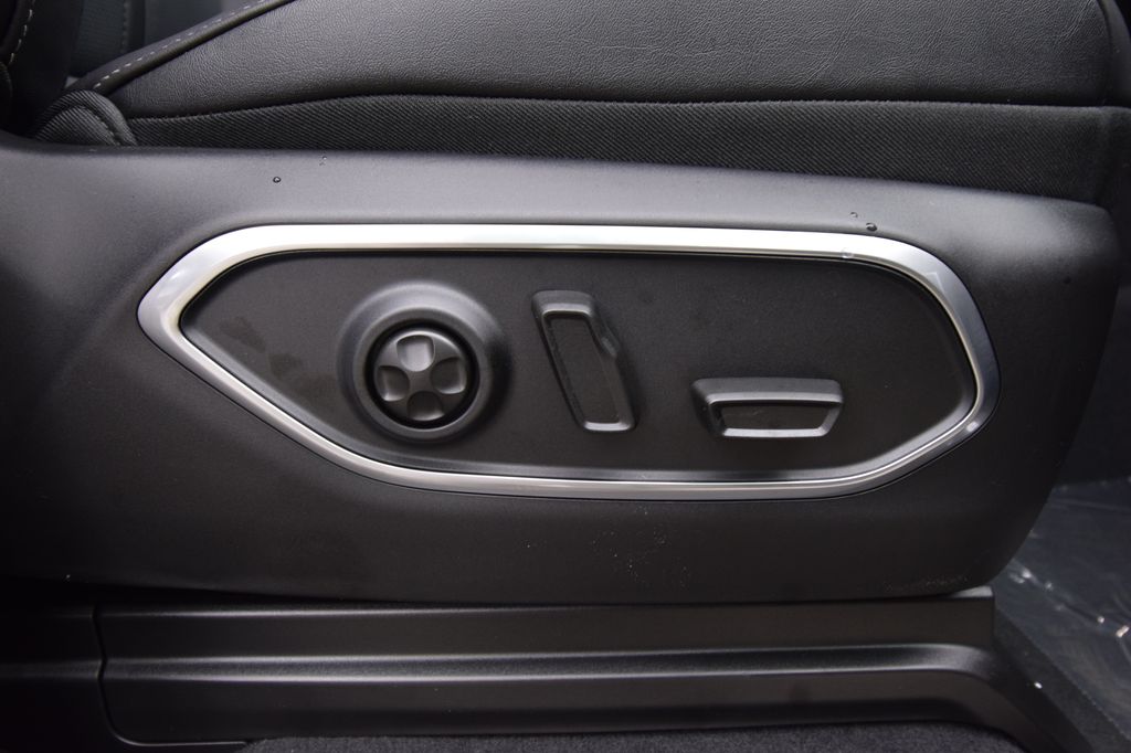 new 2026 Jeep Grand Wagoneer L car, priced at $71,236