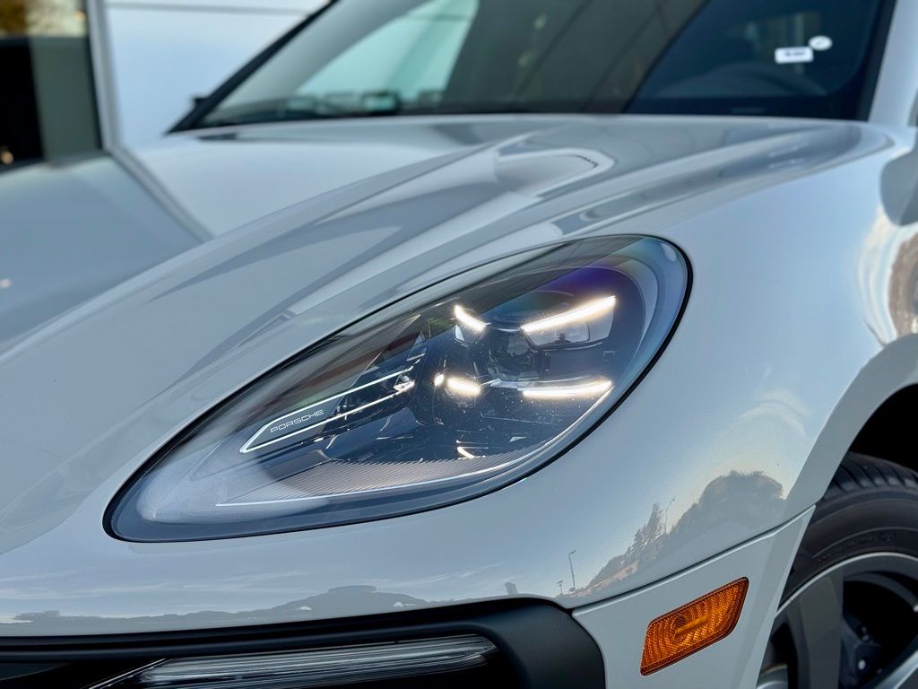 Used 2026  Porsche  image 8