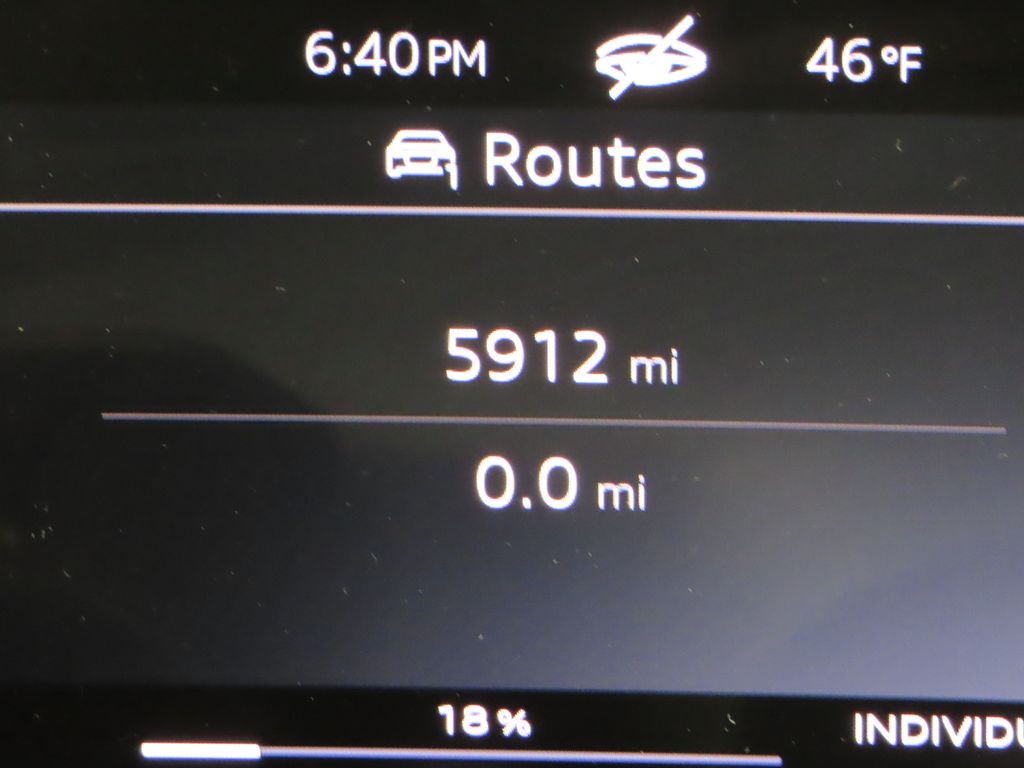 Thumbnail: 2025 Audi Q6 e-tron - 13