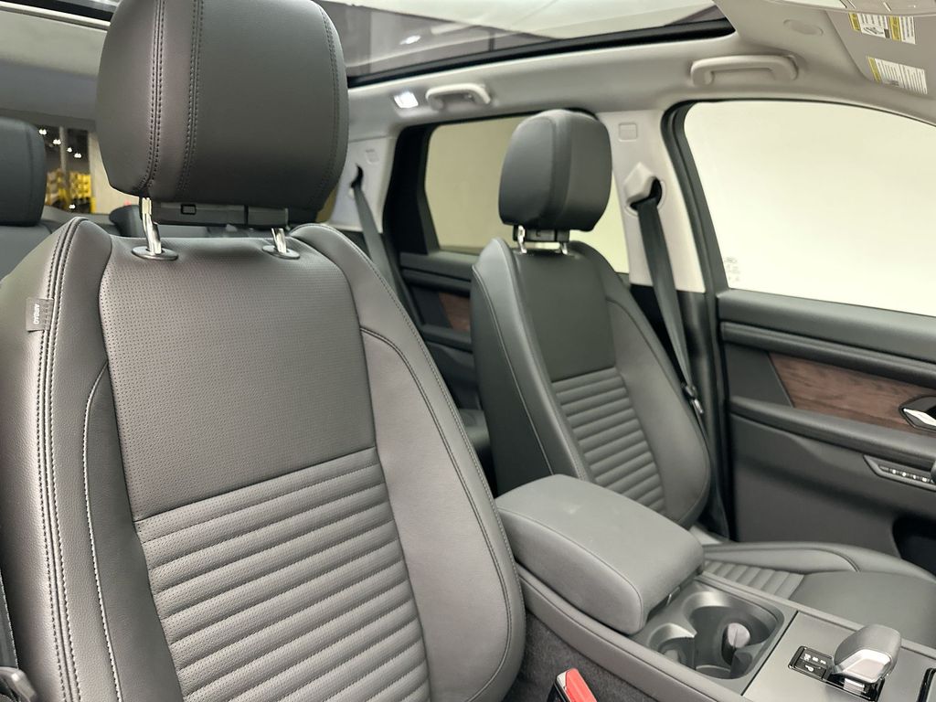 Thumbnail: 2025 Land Rover Discovery Sport - 6