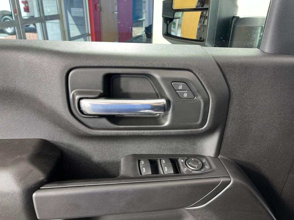Thumbnail: 2026 Chevrolet Silverado 2500 - 26