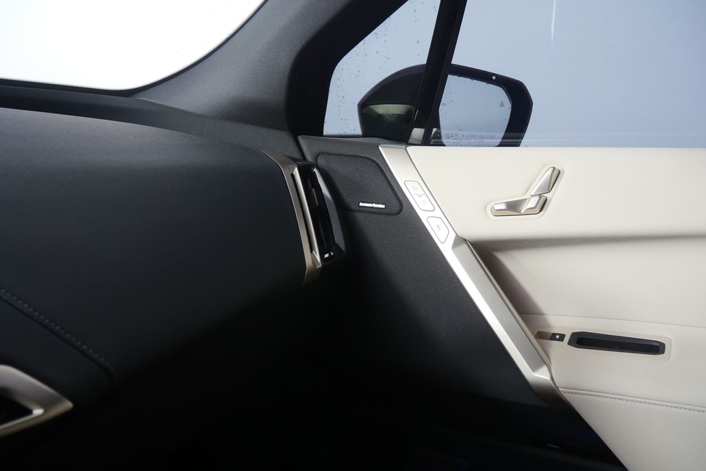 Thumbnail: 2025 BMW iX - 29