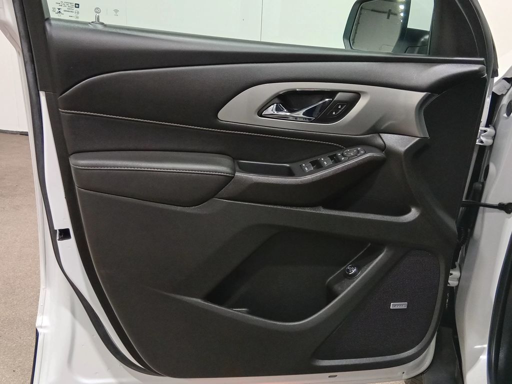 2022 Chevrolet Traverse FWD LT Leather
