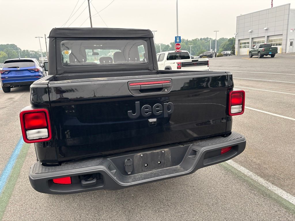 2023 Jeep Gladiator — photo 10